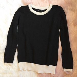 F21 Black White Long Sleeve Sweater